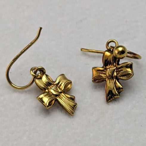 British Vintage Jewelry K9 Gold Ribbon Design Earrings